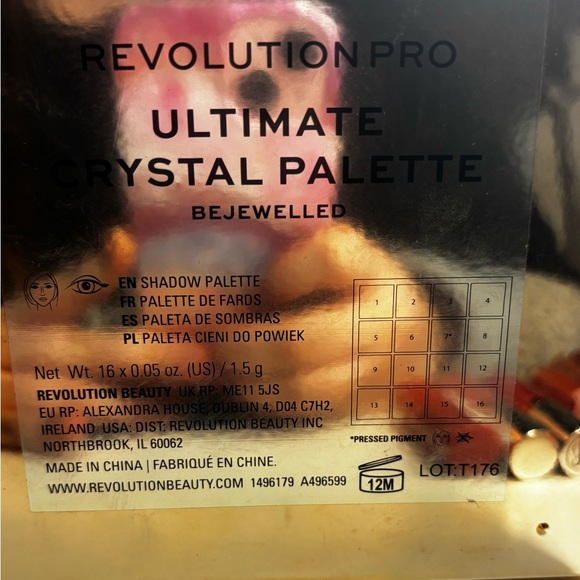 revolution ultimate crystal pallet🔮 - Picture 3 of 3